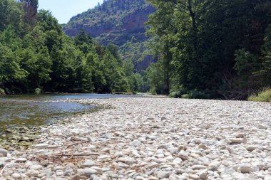 Güney Fransa'da Tarn Nehri 