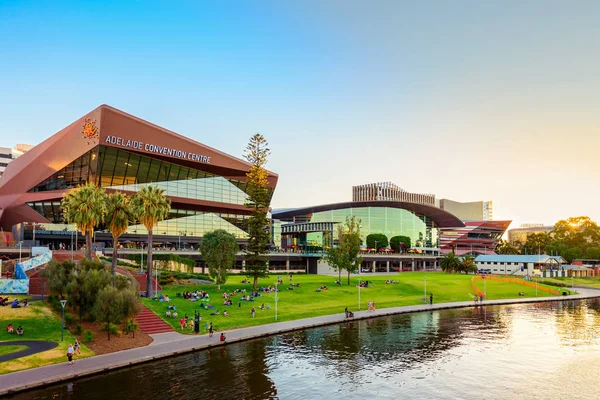 Adelaide Australia Enero 2018 Las Personas Que Relajan Hierba Frente —  Fotos de Stock