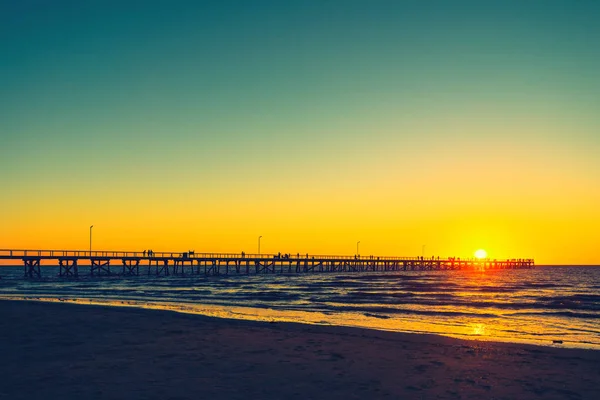 Plaża Semaphore z molo o zachodzie słońca — Zdjęcie stockowe