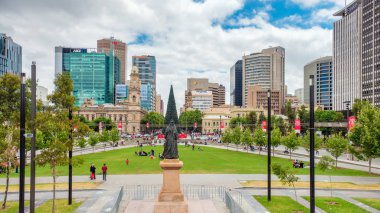 Noel sırasında Adelaide şehirde Victoria Meydanı