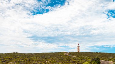 Cape Du Couedic deniz feneri ile sallanan yol