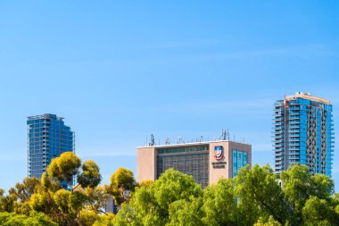 Adelaide, Güney Avustralya - 23 Şubat 2020: Adelaide Üniversitesi İşletme Bölgesi 'nde bir gün
