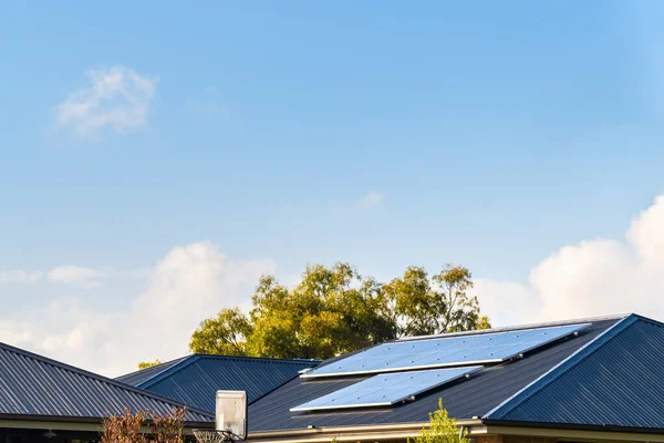 Nouveaux Panneaux Solaires Installés Sur Toit Tôle Maison Australie Sud — Photo