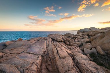 Gün batımında Rocky Körfezi kıyısı, Port Elliot, Fleurieu Yarımadası, Güney Avustralya