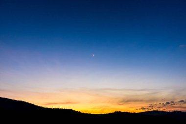 Dağlar vadi cennet arka plan, Bea gündoğumu sırasında