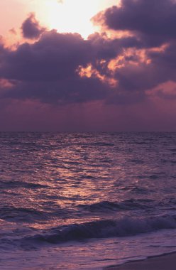 Manzara gündoğumu veya günbatımı: songkhla denizde