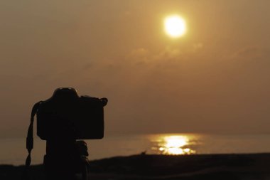 siluet, kamera ve doğa deniz kenarında.