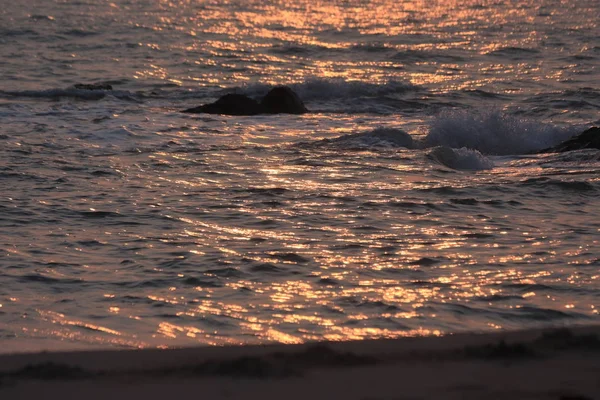 Vagues de mer et plage — Photo