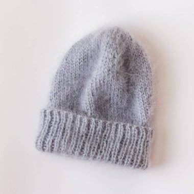 Mavi bulanık şapka el ile doğal ve yumuşak yün örme