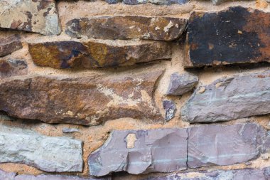 farklı boyutları ile eski duvar duvar eklem bulaşmış