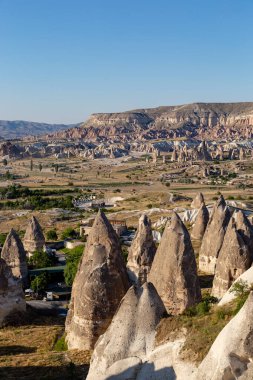 Kapadokya Gereme milli parkta görünümünü. Bulutlar üzerinde sonsuz tuhaf manzara dokulu. İnanılmaz doğal manzaralar.