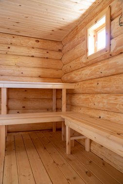 Rus hamamının içi kırsal tarzda..