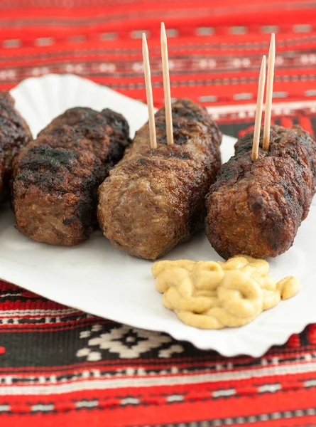 Rotoli Carne Rumeni Mici Mititei Con Senape — Foto Stock