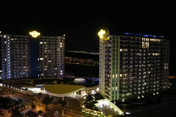 Playa Paraiso, Тенерифе, Испания 02.19.2018: вид на отель Hard Rock с воздуха ночью — стоковое фото