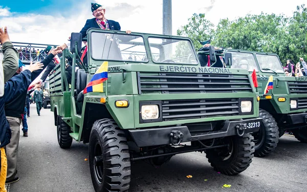 ボゴタ コロンビア 2018 軍事パレード開催 日コロンビアからの独立記念日にあたって — ストック写真