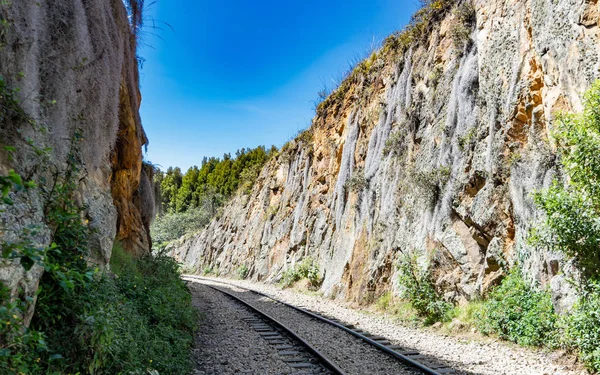 Старая железная дорога, которая пересекает муниципалитет Suesca A — стоковое фото