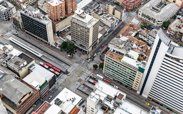 Calles del centro de Bogotá Colombia donde se puede ver Transmilen —  Fotos de Stock