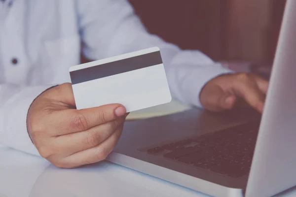 Man Hand Holding Credit Card Using Laptop Making Online Payment — Stock Photo, Image