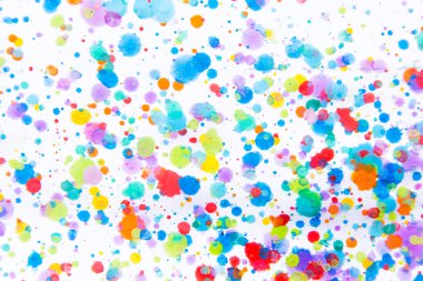 Renkli su renk resim sıçrama. Leke, bulanık nokta. doku ile. Birden çok noktalar ve leke su renk beyaz arka plan üzerinde