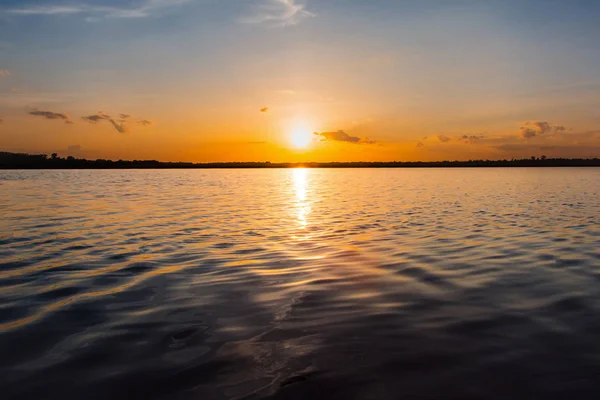 Pôr Sol Lago Belo Pôr Sol Atrás Das Nuvens Acima — Fotografia de Stock