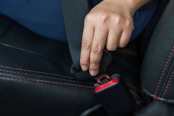 Cinturão Segurança Mulher Aperta Cinto Segurança Carro Condução Segura Cinto — Fotografia de Stock