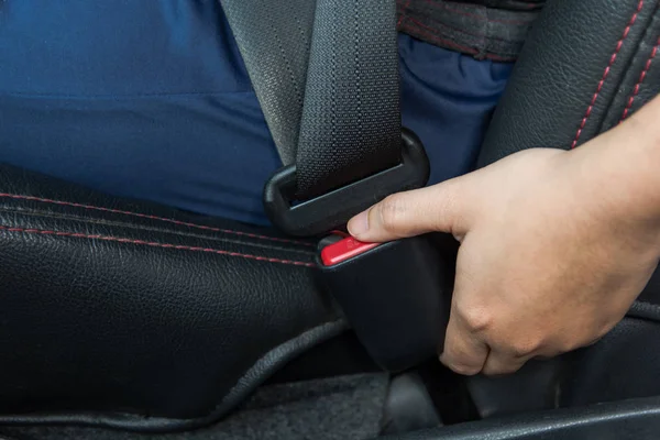 Cinturão Segurança Mulher Aperta Cinto Segurança Carro Condução Segura Cinto — Fotografia de Stock
