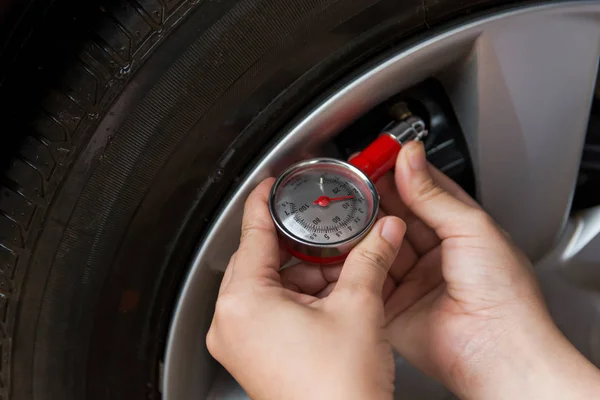 Manometer Für Den Reifendruck Manometer Das Den Luftdruck Für Autoreifen — Stockfoto