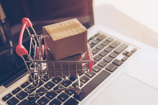 Concepto Compras Línea Servicio Compras Web Línea Ofrece Entrega Domicilio — Foto de Stock