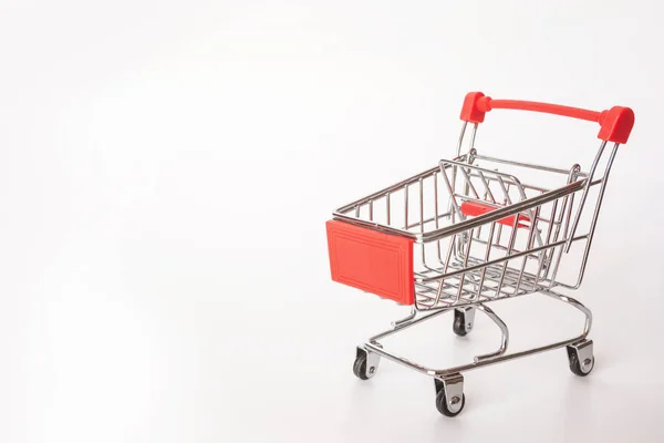 Carrito Compras Rojo Carrito Supermercado Sobre Fondo Blanco Con Espacio — Foto de Stock