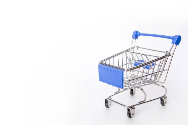 Carrito Compras Azul Carrito Supermercado Sobre Fondo Blanco Con Espacio — Foto de Stock