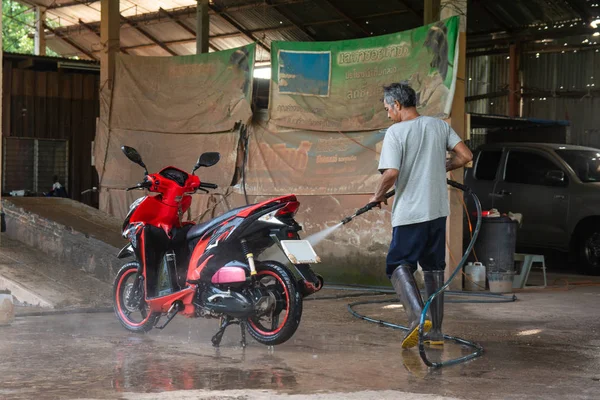 NAKHON PHANOM, THAILAND - OCT 11, 2018: Velho lava o motor — Fotografia de Stock