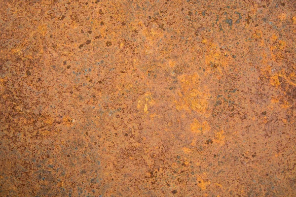 El óxido marrón tiñe la textura de la vieja pintura blanca sobre metal oxidado — Foto de Stock