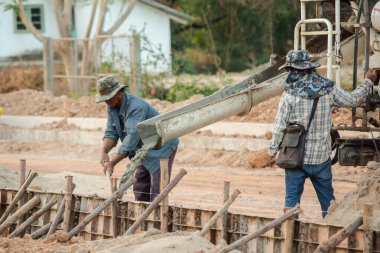 Nakhon Phanom, Tayland - 24 Aralık 2018 Beton karıştırıcı kamyon. Çeviri: