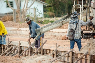 Nakhon Phanom, Tayland - 24 Aralık 2018 Beton karıştırıcı kamyon. Çeviri: