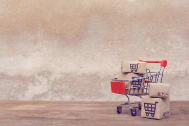 Alışveriş konsepti : Br üzerinde alışveriş sepeti karton veya Kağıt kutuları