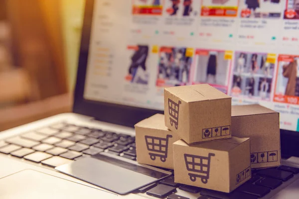 Online vásárlás koncepció - Bevásárlási szolgáltatás az interneten. Nincs magyar neve — Stock Fotó