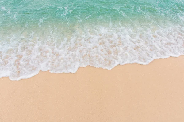 Puha hullám a tenger üres homokos strand Háttér másolási hely — Stock Fotó
