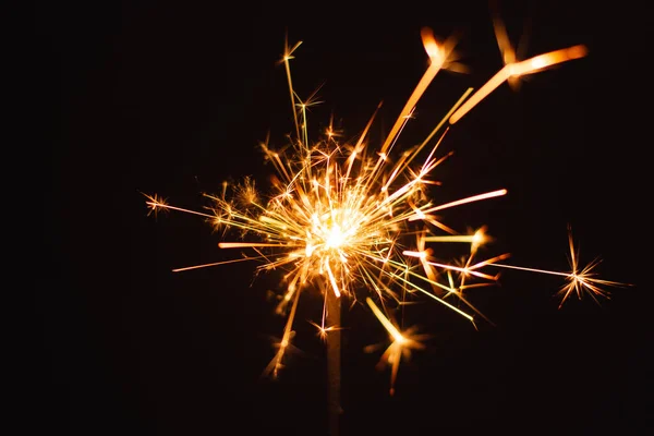 Sparkler bränna set isolerad på svart bakgrund med klippning klapp — Stockfoto