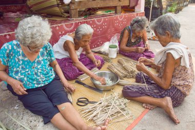 Nakhon Phanom, Tayland - 25 Mart 2019 Grup Kıdemli Kadın Manu