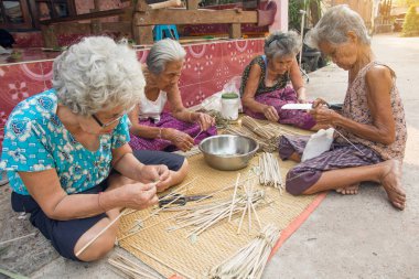 Nakhon Phanom, Tayland - 25 Mart 2019 Grup Kıdemli Kadın Manu