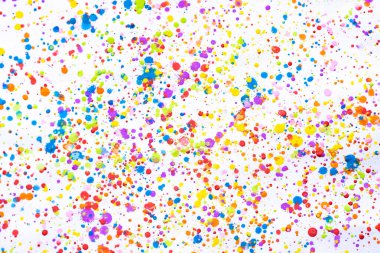 Renkli sulu boya sıçraması. Blot, bulanık nokta. t ile