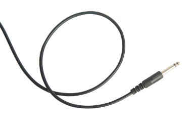 gitar izole beyaz zemin üzerine siyah kablo ile radyo sinyalleriyle iletilen kriko 
