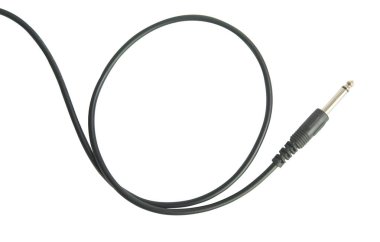 gitar izole beyaz zemin üzerine siyah kablo ile radyo sinyalleriyle iletilen kriko 