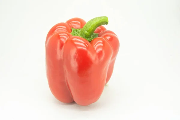 Pimenta vermelha ou pimenta doce ou Capcicum isolado na ba branca — Fotografia de Stock