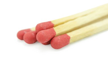 Kırmızıyı yakın plan eşleştirme beyaz arkaplanda kırpma ile izole edildi 