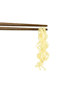 Beyaz arka planda yalıtılmış hazır erişte çubukları.