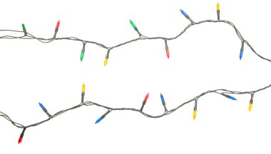 Beyaz arka planda izole edilmiş Noel ışıkları dizisi