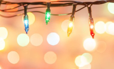 Noel ışıkları arka planı. Bulanık B ile Odaklanmamış Arkaplan