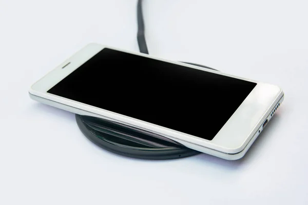 Smartphone Charging Wireless Charger White Background Black Screen Blank Screen — Stock Photo, Image