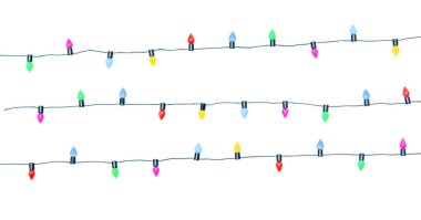 Noel ışıkları beyaz arka planda izole edilmiş bir şekilde kırpıştırılıyor